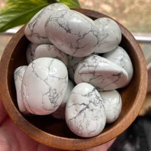 Howlite Tumbled Crystal Stones. Crown Chakra